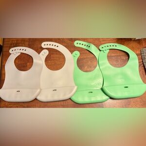 UpwardBaby Silicone Baby Bib Set (4)